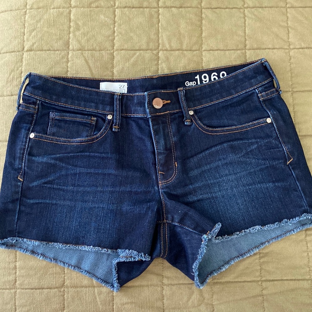 Gap summer cut-offs size 27